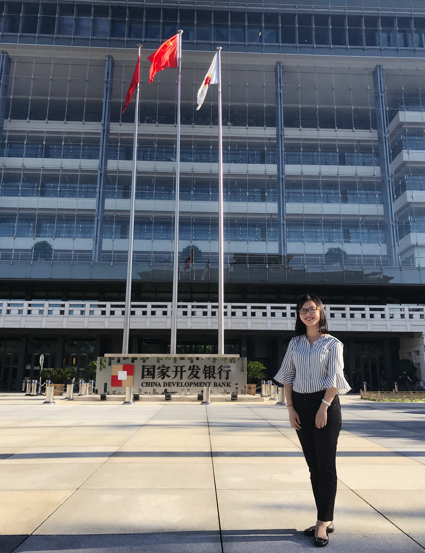 拿过世界上最贵的奖学金，去过牛津念书，浙大姑娘最后选择回国书写中国故事