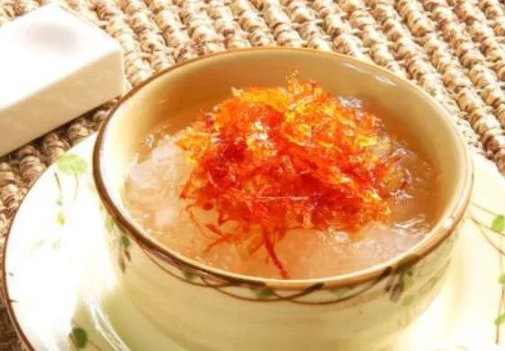 十八岁女孩脸上长满青春痘怎么办,15岁女孩脸上青春痘