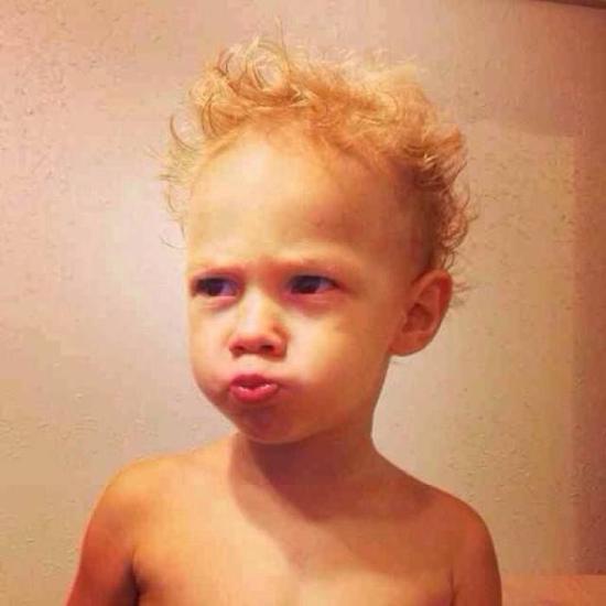 c罗的儿子和梅西的儿子玩足球,世界杯c罗的儿子