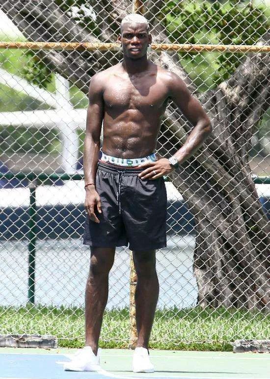 别只盯着阮经天了，这些球星的身材也让人舔屏，最后一张太美好