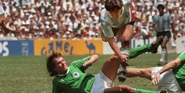 绿茵场上，“红花”还需“绿叶”配？（74）