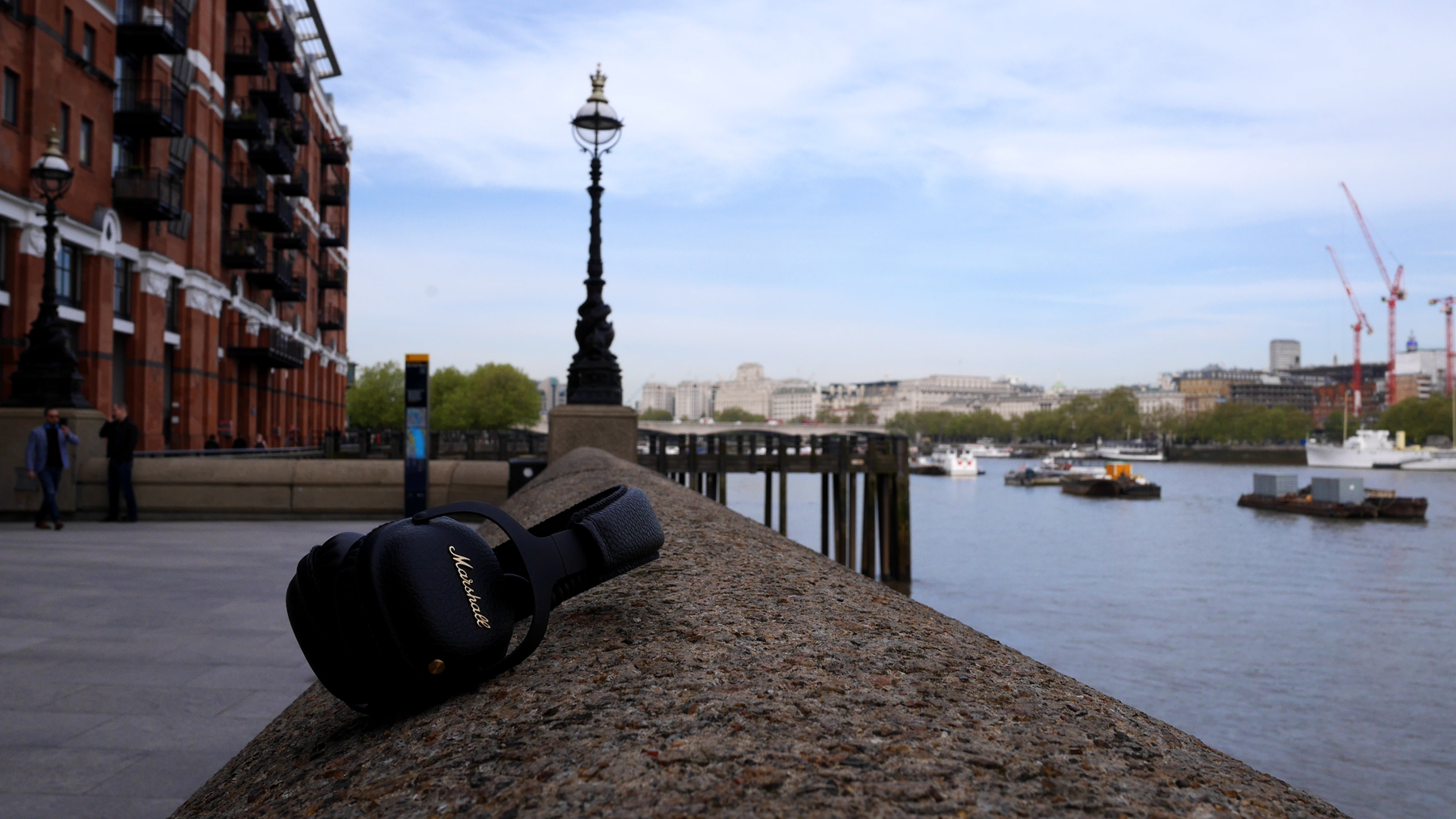 在伦敦和巴黎相约旅行,在伦敦约会