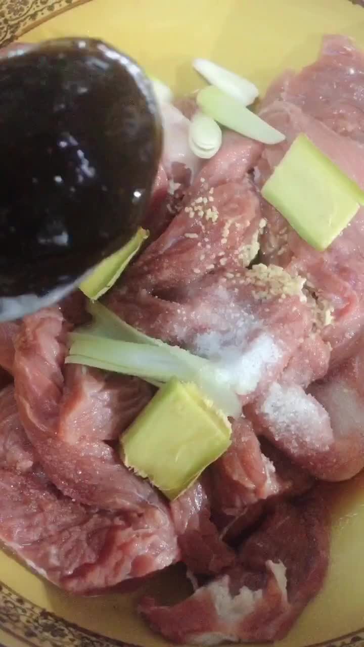 牛肉干的切法视频教程,最简单炸牛肉干做法视频