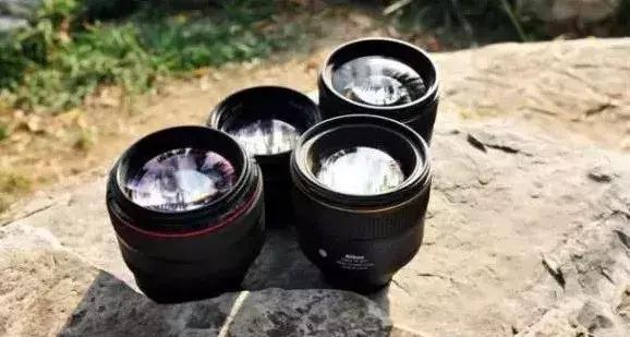 拍人像50mm定焦好还是85mm定焦好,拍人像为什么用定焦