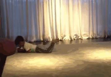 确认过，这些萌子们的足球天赋已得球星老爸们的真传！你更看好哪位萌娃的球技？