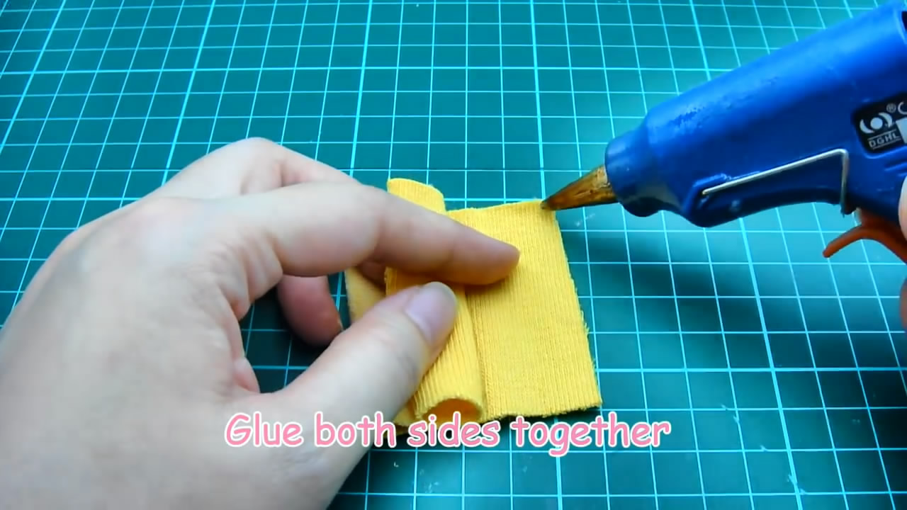 教你学会如何制作可爱的迷你无边帽,用来装饰芭比娃娃非常可爱!