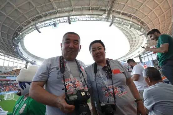 中国球迷最深刻的一件事世界杯,中国第一次进世界杯球迷有多疯狂