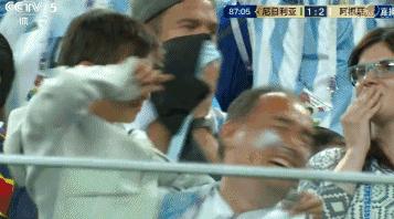 买到决赛门票的阿根廷球迷,阿根廷球迷买球