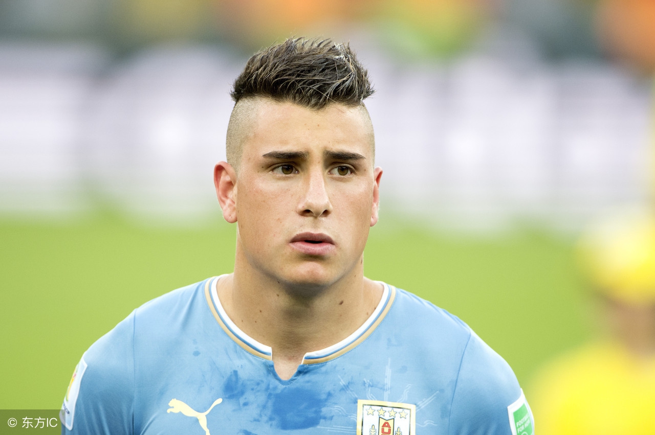 世界杯最佳阵容公布足球,世界杯最佳阵容梅西和阿尔瓦雷斯