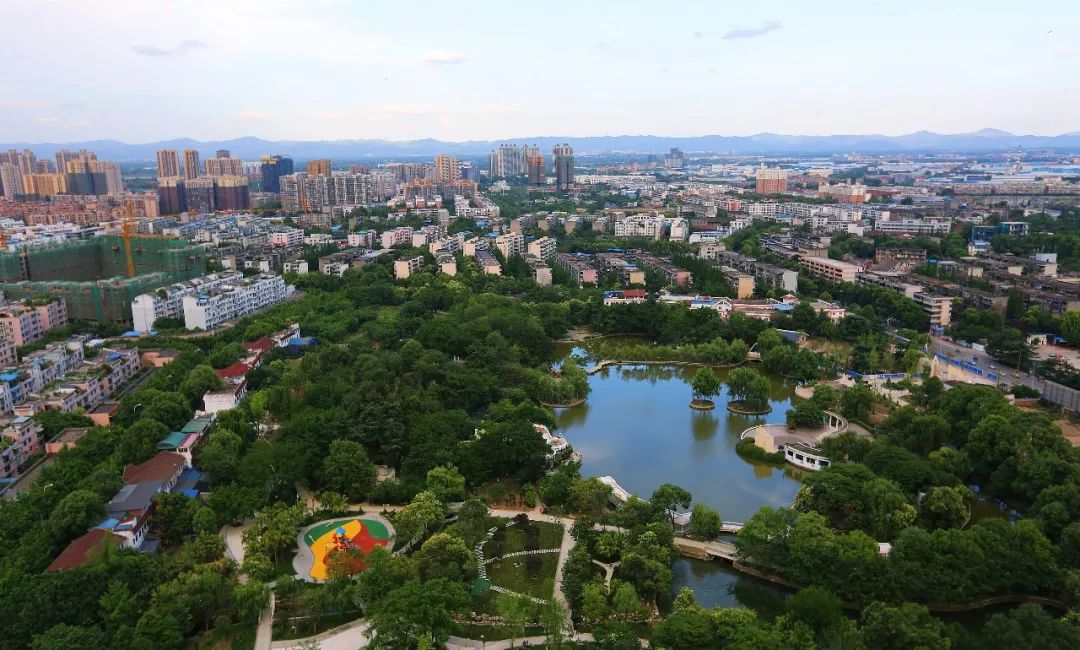 青白江铁路港开行蓉欧快铁多少列,成都中欧班列蓉欧快铁开通量