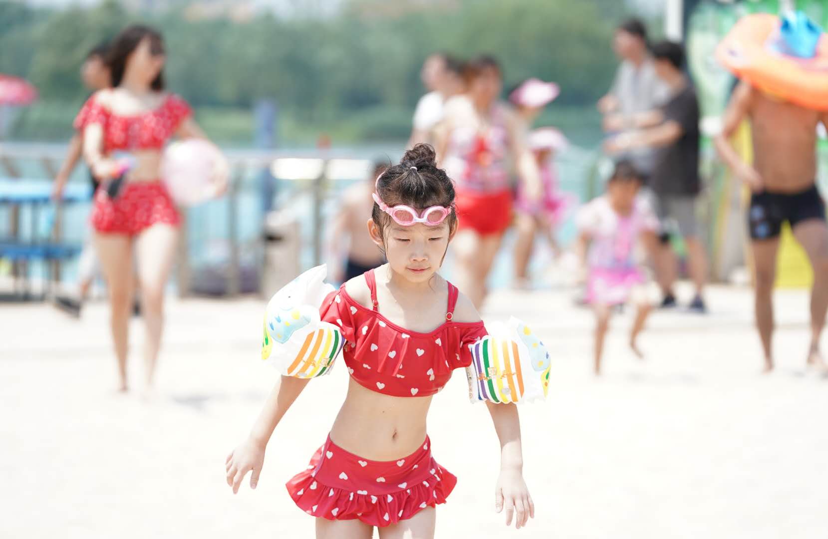 戏水玩沙、看世界杯、挑战纪录，北京海洋沙滩嘉年华开幕！