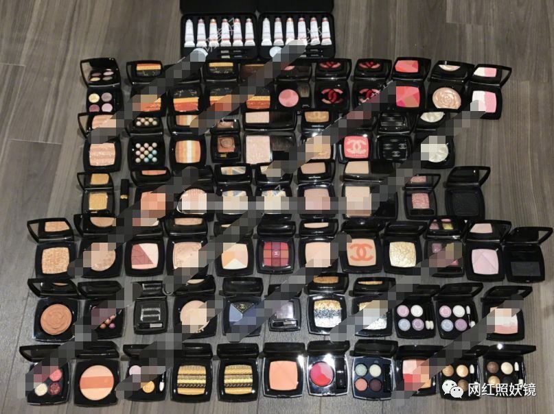 张辛苑用的化妆品,张辛苑化妆台图片