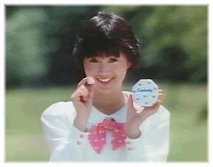 曾经玉女偶像43岁酒井法子复出之路艰难深陷64岁歌手不伦恋丑闻