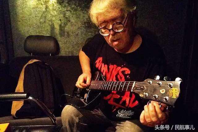 飞机紧急迫降事件真实案例,体臭引发飞机迫降