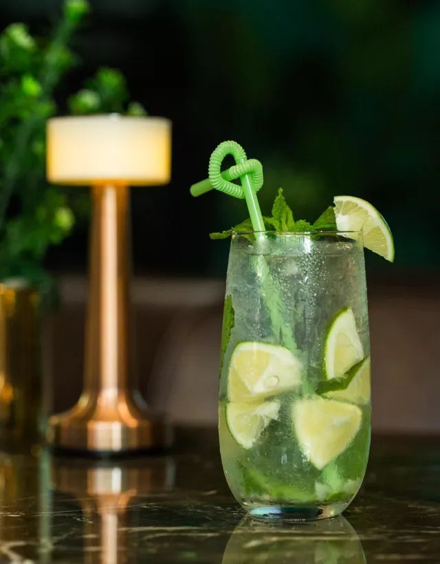 这该是佛山最独特的足球Pub,送完半打科罗娜还送鸡尾酒你点睇?