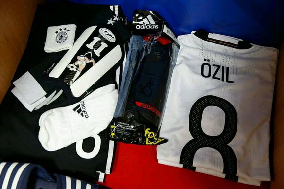 热点｜世界杯上的日本队，让人想起30年前的《足球小将》