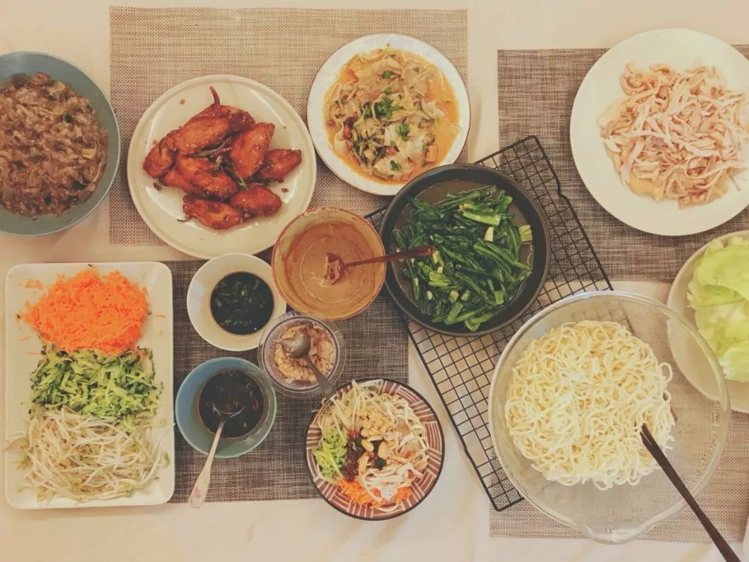 D184：炎炎夏日里的你需要的是这样一顿晚餐~鸡丝凉面