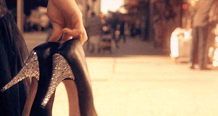 擦掉一张皮，双脚换皮术！死皮、老茧一喷就没，15秒还原嫩白玉足！