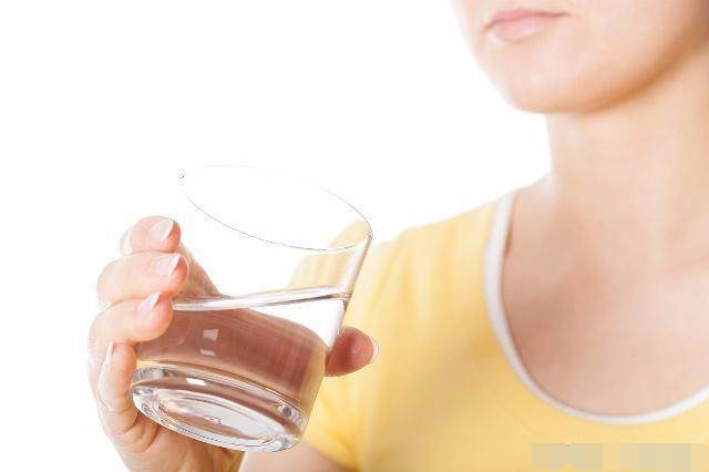 排卵后多少天验孕试纸能验出来,排卵后第十五天验孕试纸测出灰印