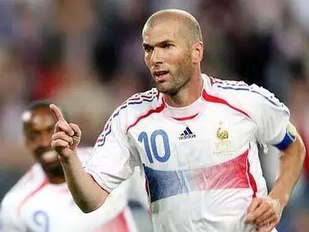 姆巴佩欧冠一战封神,19岁姆巴佩过人集锦