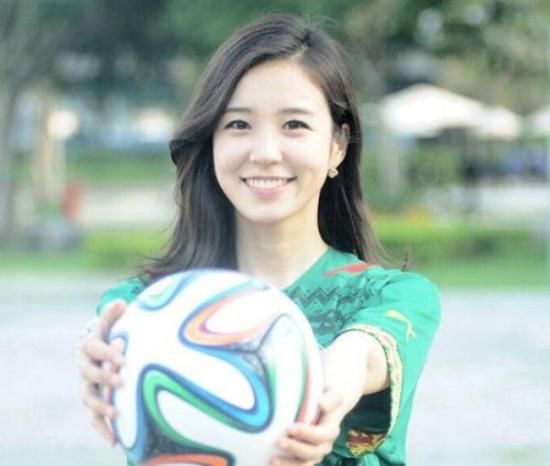 世界杯不光能看球，还能看到各国的美女，难怪男人都喜欢看球！