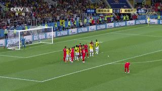 世界杯场上奇葩事,世界杯又现争议判罚