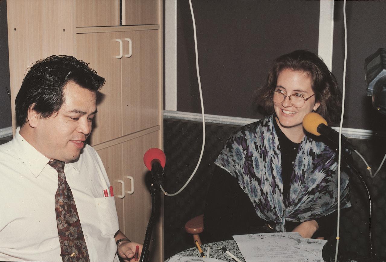 想从事翻译应该怎么做,学英语口译适合找啥工作