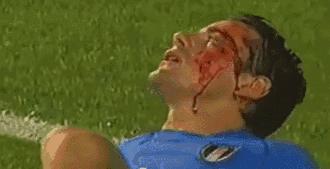 韩国人踢球犯规,韩国足球球员素养