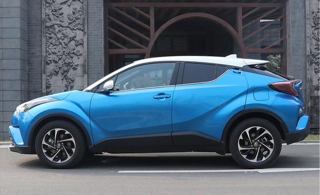 丰田c-hr奕泽尾灯,c-hr奕泽2020