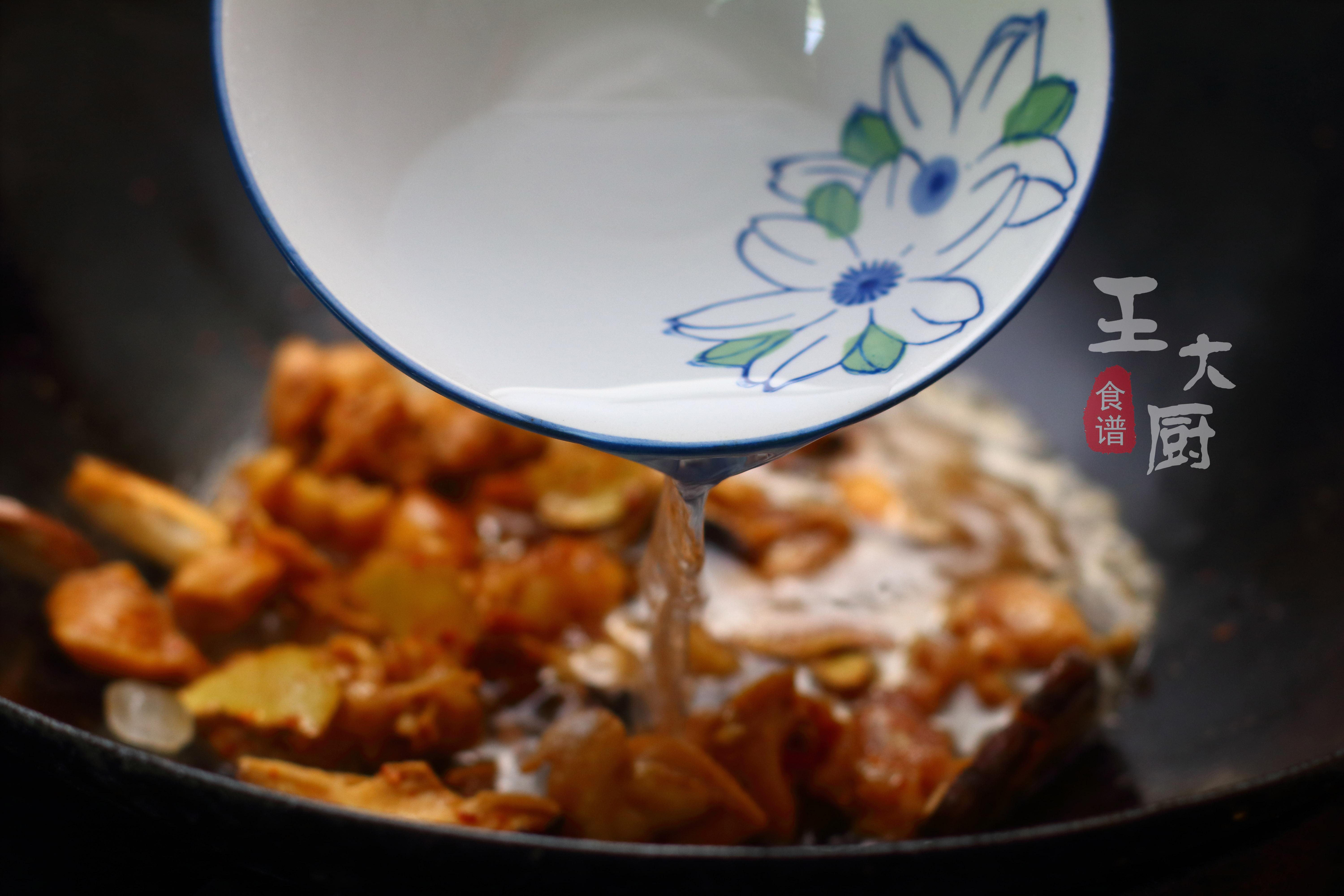 最正宗的黄焖鸡米饭，以后不用再花冤枉钱了，自己在家做好吃极了