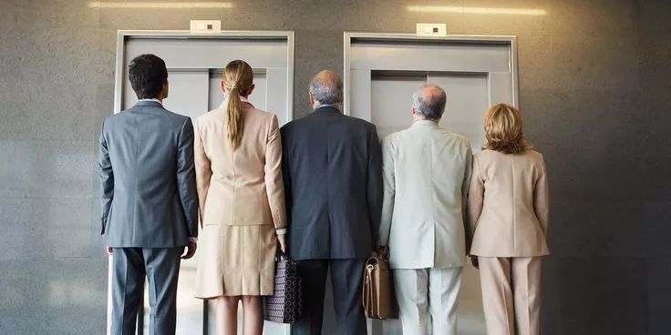 你会为身后的路人扶门吗?这33个有教养的细节,你做到了多少?