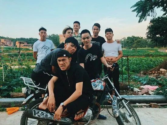 威水|打工是不可能的!上林农村青年拍非主流视频成网红