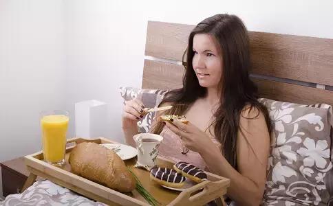 人体脊柱对应疾病图解高清图,脊柱关节错位引起疾病示意图