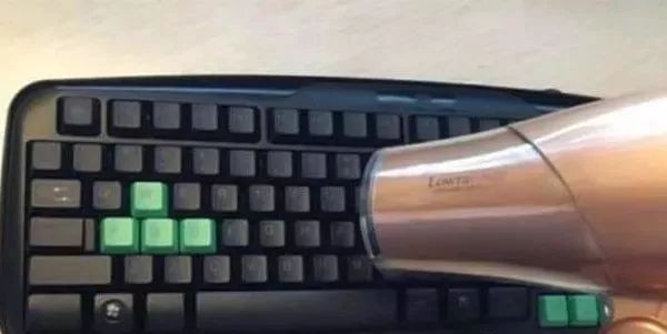 锤哥清理键盘,铅锤哥