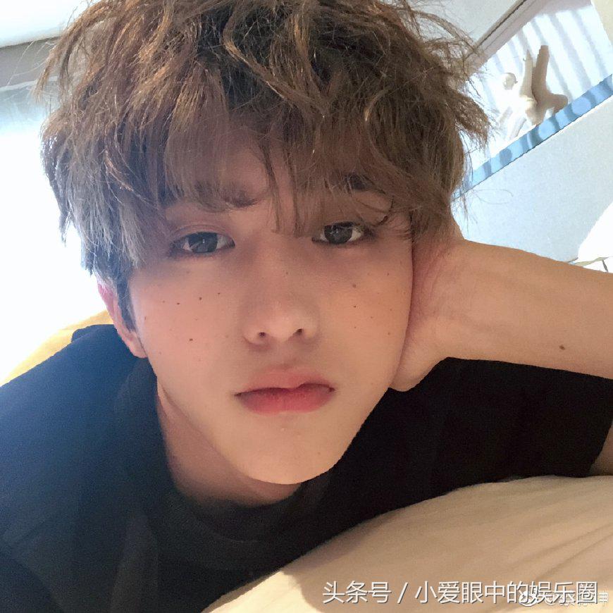 专业人士评价蔡徐坤的颜值,2018蔡徐坤正脸照片