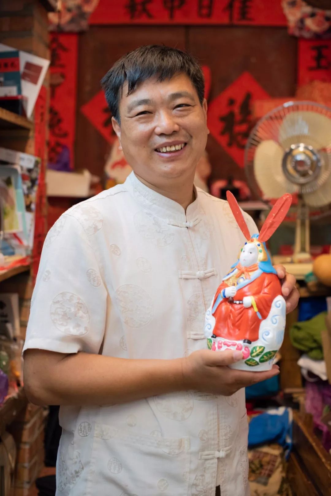 国际设计师们排队只为买这一块泥？在北京见着TA，都得叫“爷”！