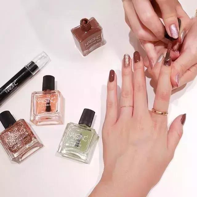 好用又好看的指甲油推荐,比较百搭的指甲油颜色推荐