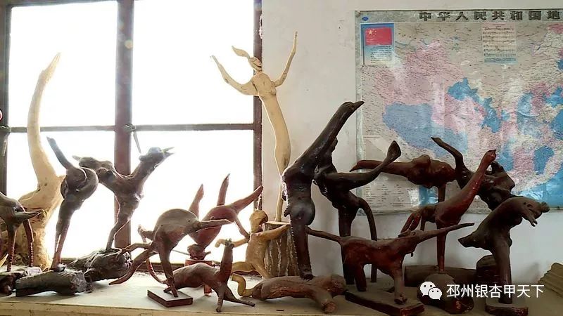 10年雕出百件根雕作品,78岁老翁痴迷根雕18年成美术大师