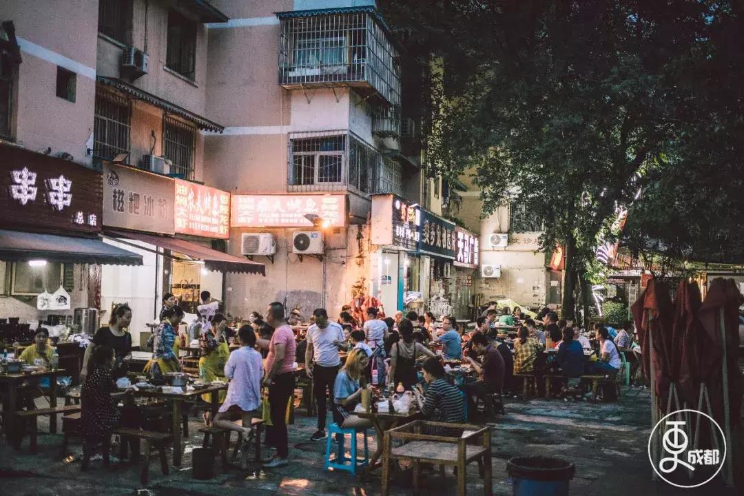 成都边吃宵夜边可以看球赛,成都看世界杯吃夜宵