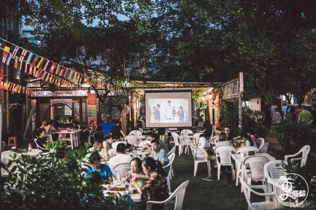 成都边吃宵夜边可以看球赛,成都看世界杯吃夜宵