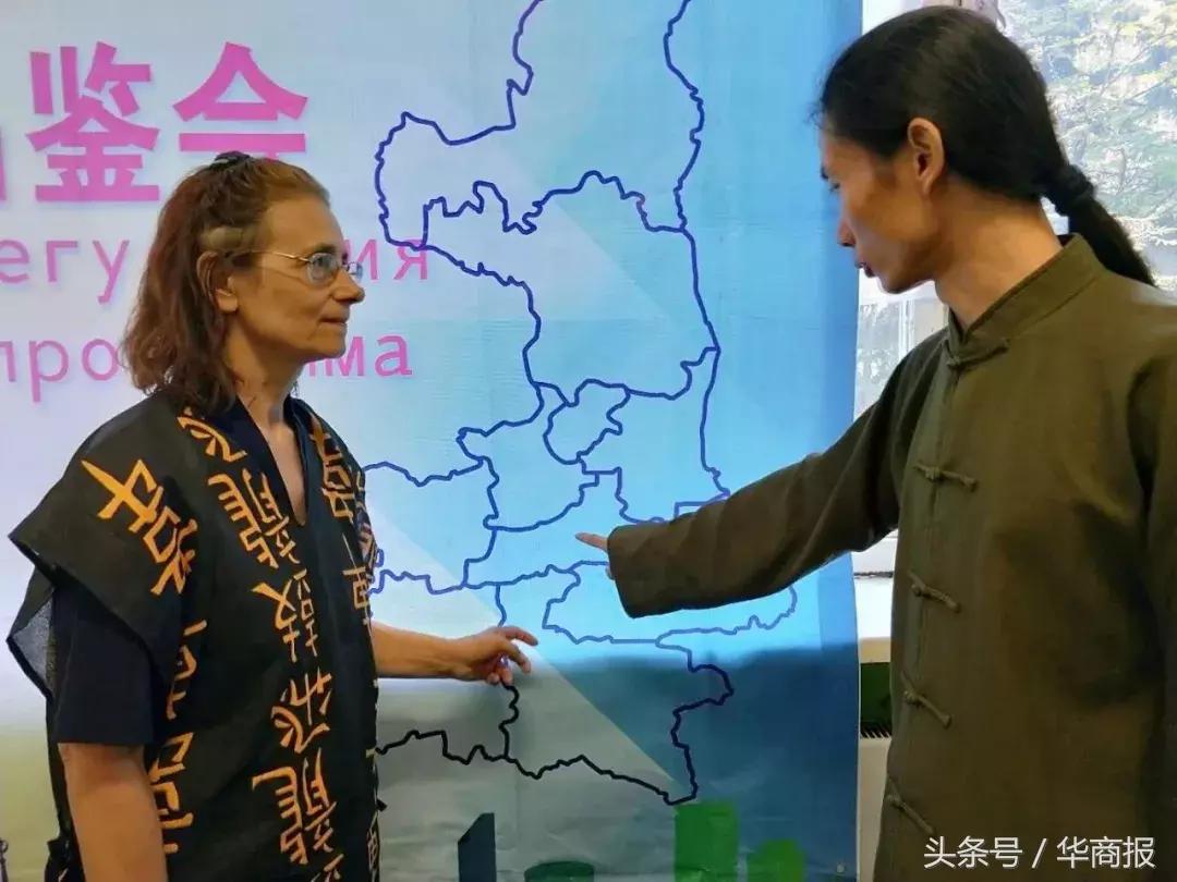 带俄罗斯人“说陕西话、喝陕西茶”！华商报在世界杯传递陕西文化