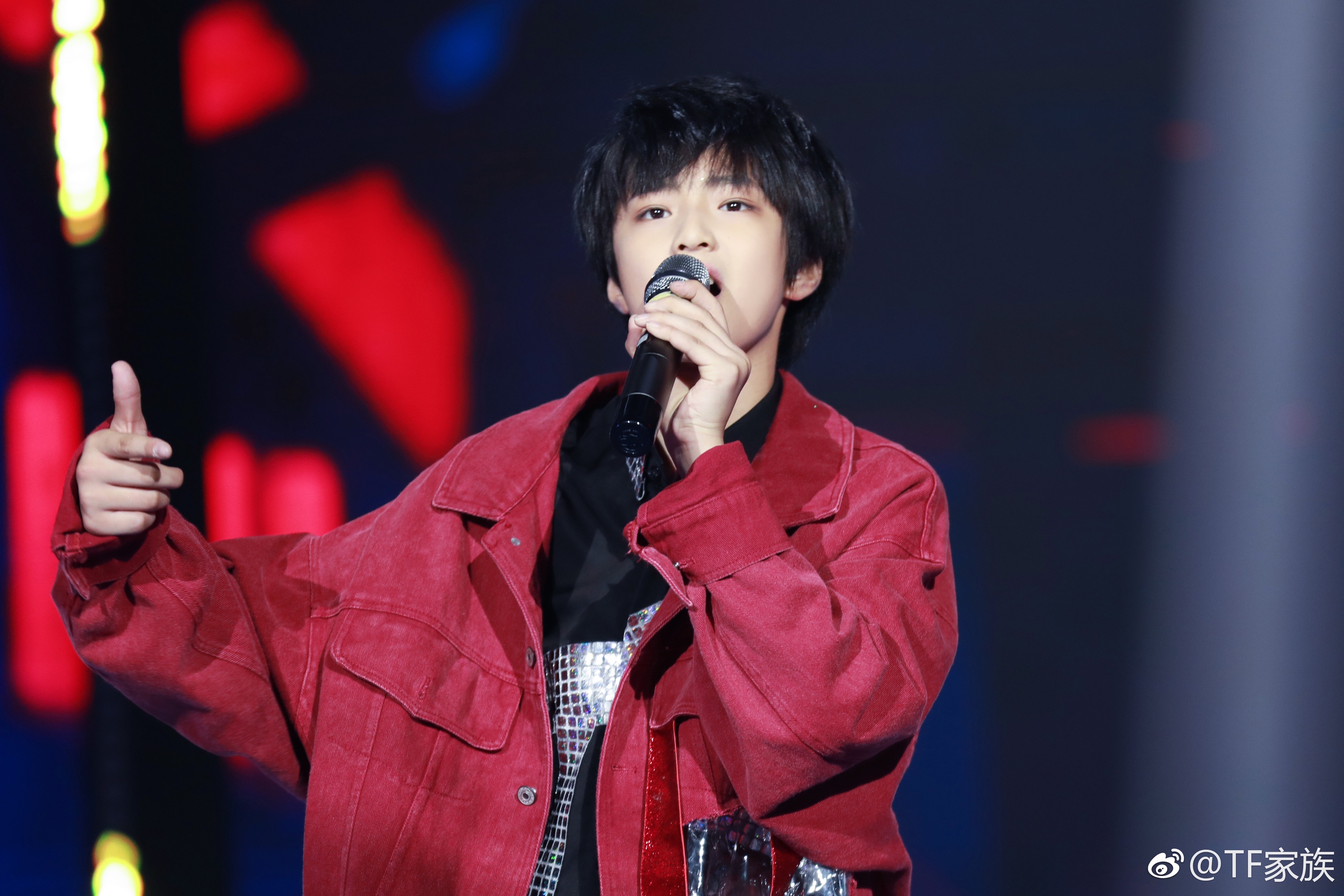 tf瀹舵棌涓変唬璇勪环鏄撶儕鍗冪幒,tfboys涓轰粈涔堝彧鏈夋槗鐑婂崈鐜哄彂灞曞ソ