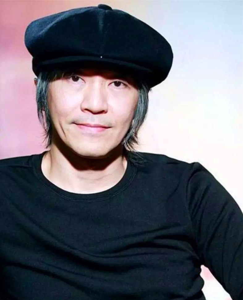 星爷周星驰电影评价,周星驰白发