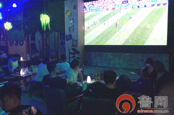 *安泰**：烧烤城、酒吧成球迷“根据地”“足球经济”掀起消费热潮