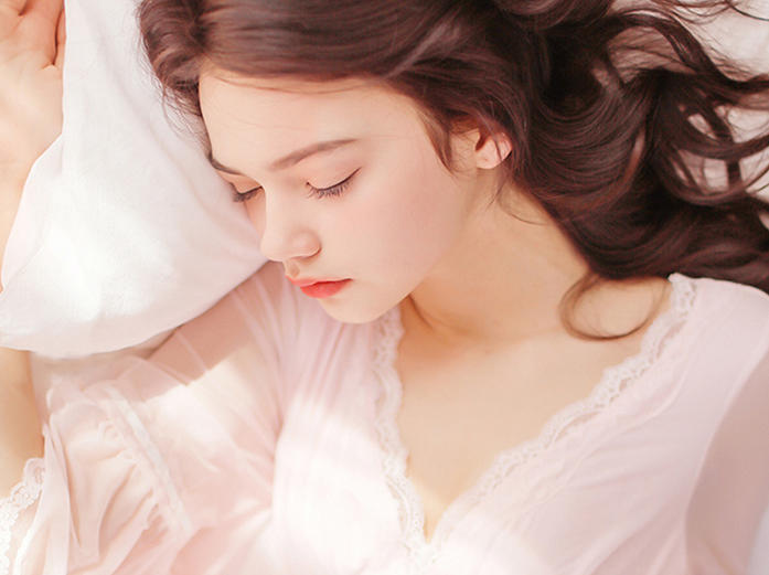 又美又简单的睡衣,保守又不失纯欲风睡衣