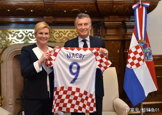 女总统参加世界杯,女总统世界杯拥抱球员