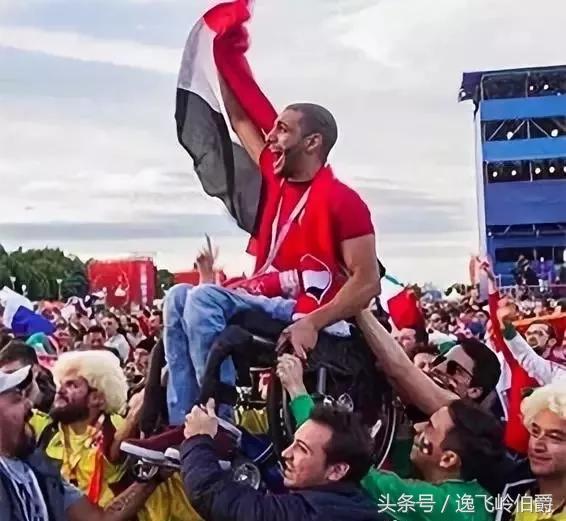 足球的感人片段,2018世界杯足球感人瞬间