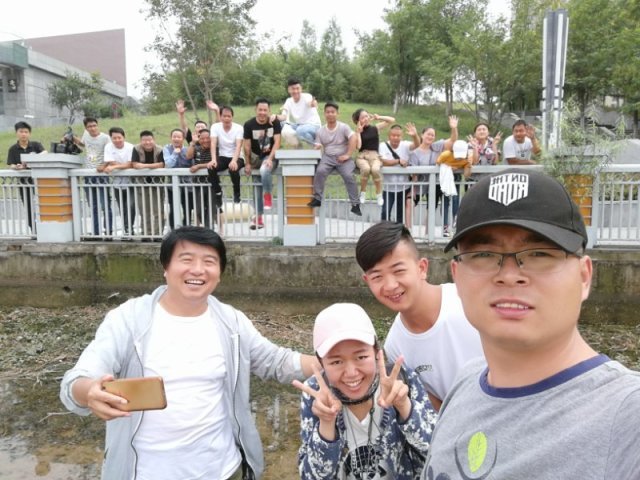 你知道吗？都市爆笑喜剧《R女郎笑传》终于杀青啦！