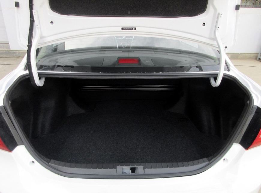 比亚迪f3改款版二手车,比亚迪f3新款改金色