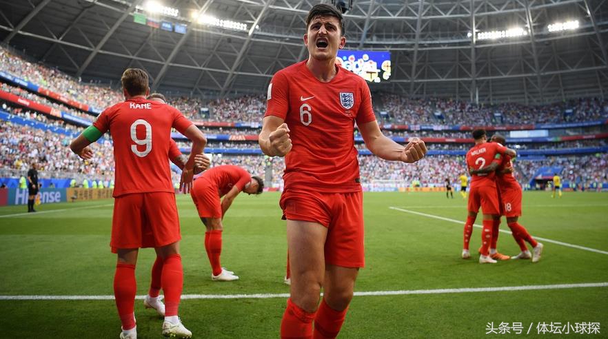 打起快乐足球的三喵：手抛球给瑞典替补门前3秒思考人生很应景